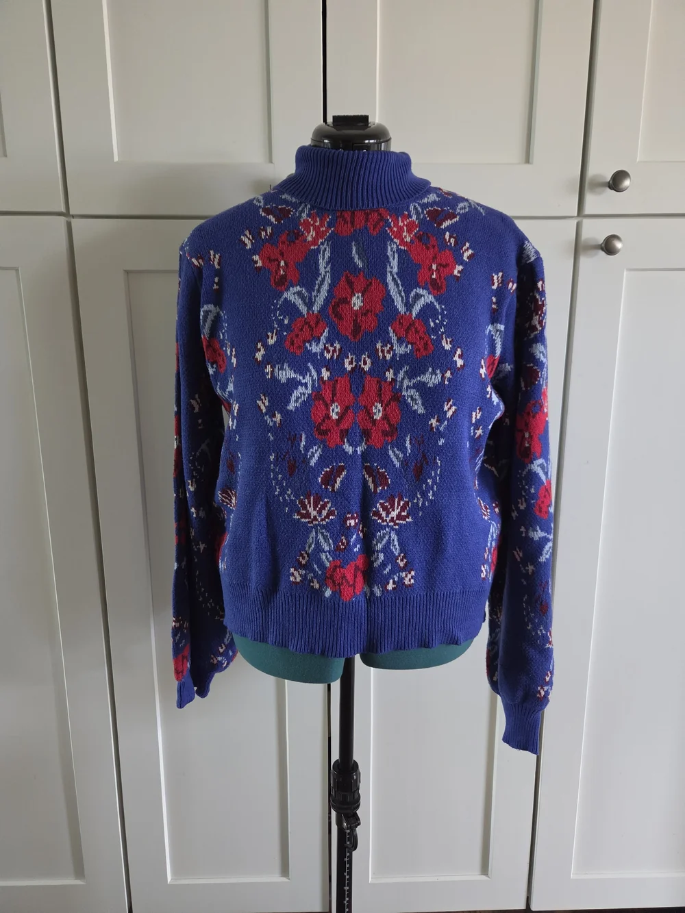 Blue Floral Turtleneck Sweater - Women's Stylish Knit, Size L By Voy